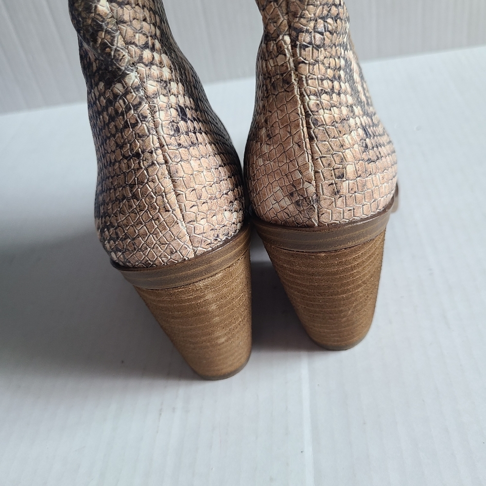 NEW VINCE CAMUTO gravana heeled boots - Picture 5 of 12